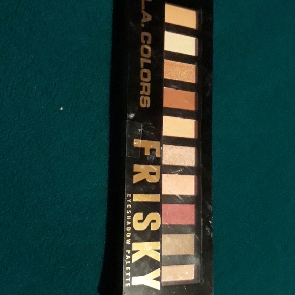 Makeup - Picture 2 of 2